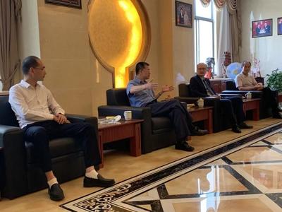 冠軍磁磚喜迎建材行業協會領導蒞臨指導，共話磁磚行業新篇章